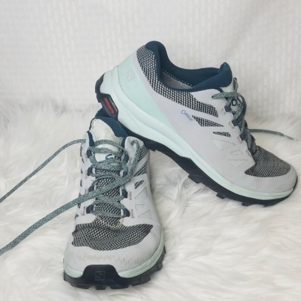 Salomon outline hiking shoe